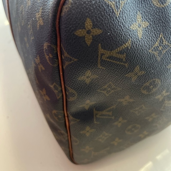 Louis Vuitton Keepall - Picture 12 of 16